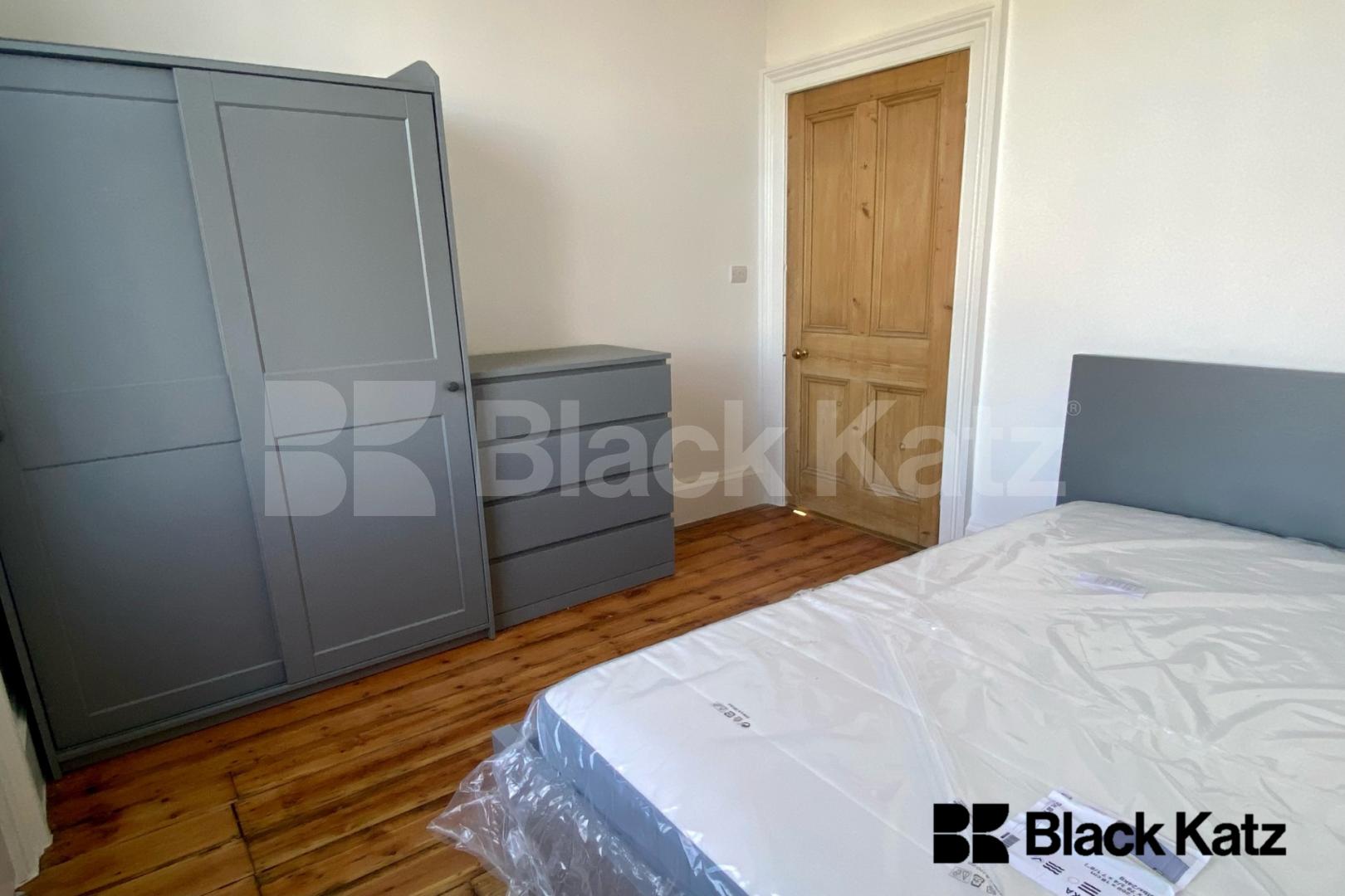 Stunning, completely redecorated with 1119 Sq.Ft. of living & entertaining space Elms Road, Clapham Common