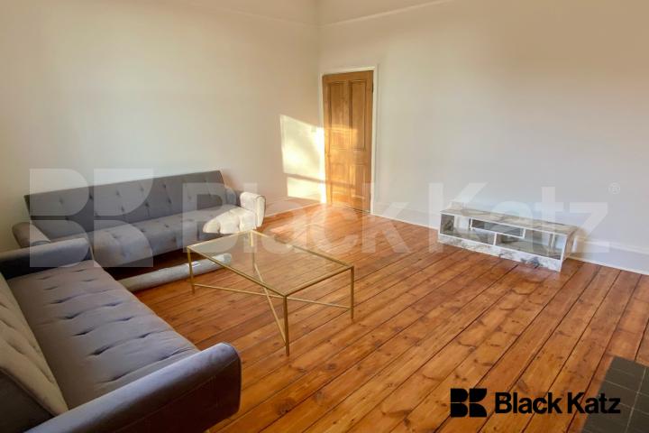 Stunning, completely redecorated with 1119 Sq.Ft. of living & entertaining space Elms Road, Clapham Common