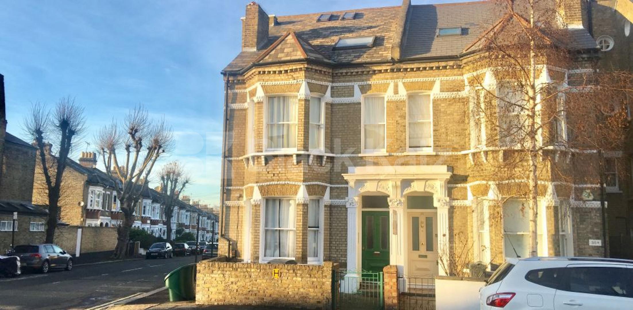 			LET, 2 Bedroom, 1 bath, 1 reception Apartment			 Elms Crescent , Abbeville Village 