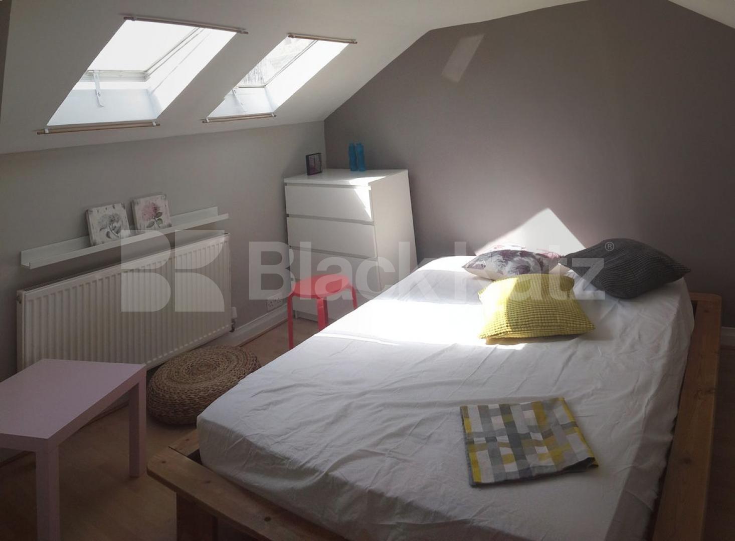 			NEW INSTRUCTION, 3 Bedroom, 1 bath, 1 reception Maisonette			 Elspeth Road, Clapham Junction