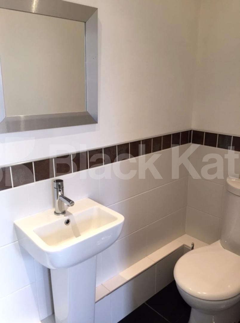 			LET, 2 Bedroom, 1 bath, 1 reception Apartment			 Edward Square, Rotherhithe Street, Canada Water