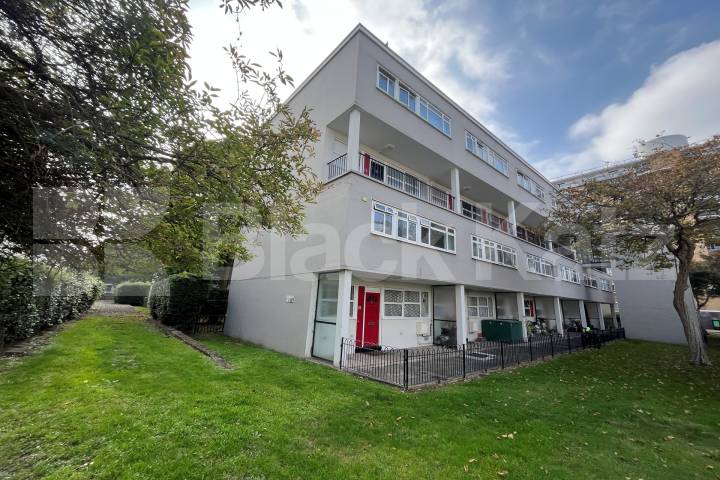 Duplex apartment includes heating & hotwater Churchill Gardens, Pimlico