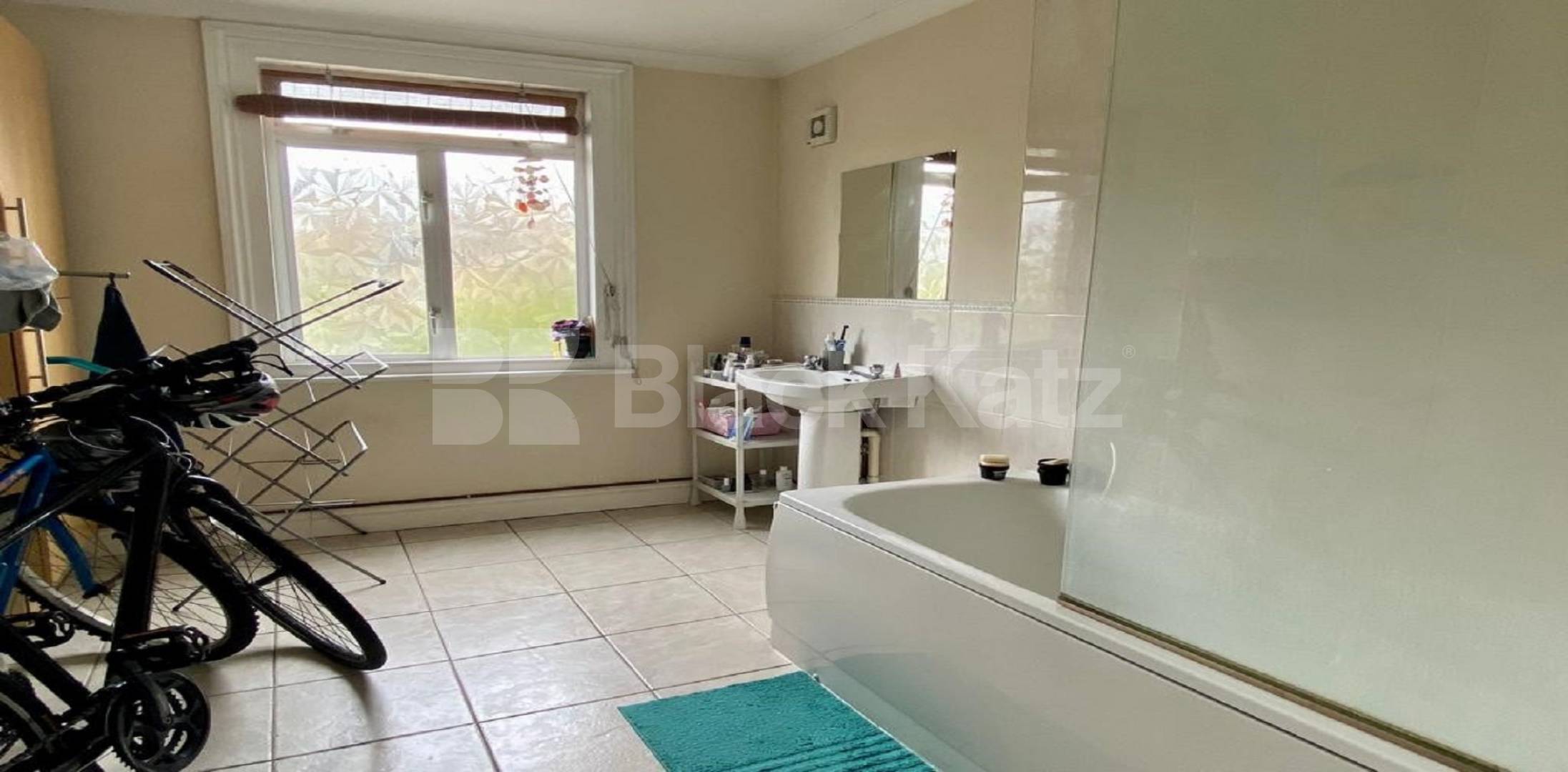 LET , 2 Bedroom, 1 bath, 1 reception Apartment			 Elliotts Row, Elephant & Castle/Lambeth North