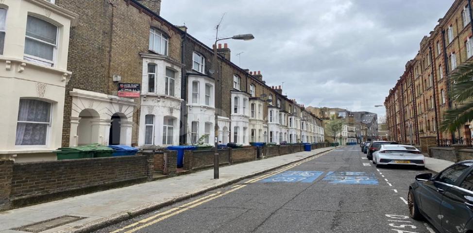 LET , 2 Bedroom, 1 bath, 1 reception Apartment			 Elliotts Row, Elephant & Castle/Lambeth North