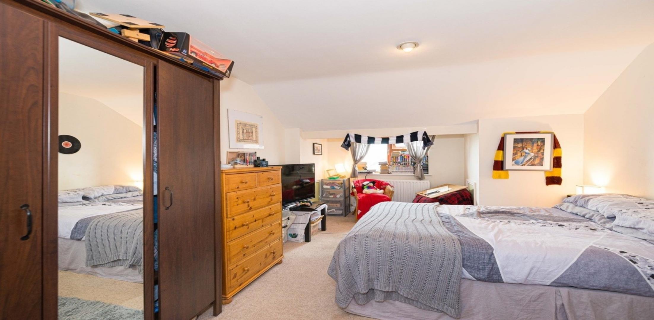 			3 Bedroom, 1 bath, 1 reception Flat			 Dollis Hill Lane, DOLLIS HILL