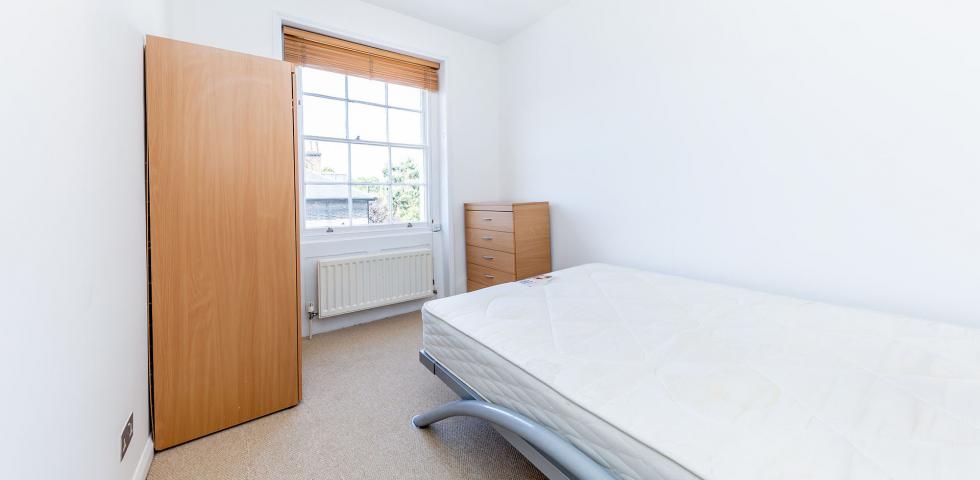 			3 Bedroom, 1 bath, 1 reception Apartment			 Stratford Villas, CAMDEN
