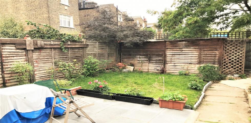 			PRIVATE GARDEN, 1 Bedroom, 1 bath, 1 reception Ground Floor Flat			 Agamemnon Road, WEST HAMPSTEAD
