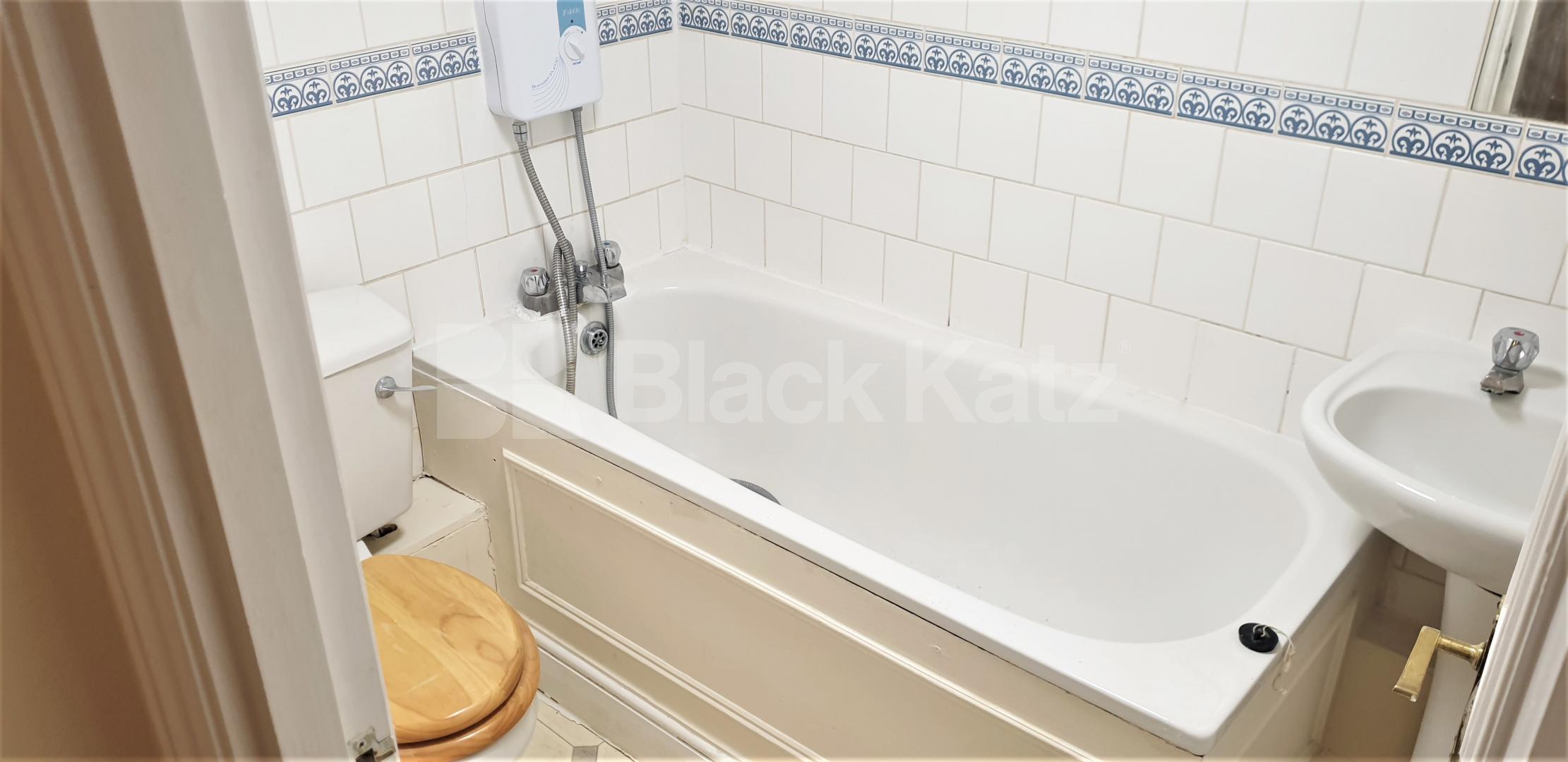 			Studio Apartment, 1 bath, 1 reception Apartment			 Trebovir Road, EARLS COURT