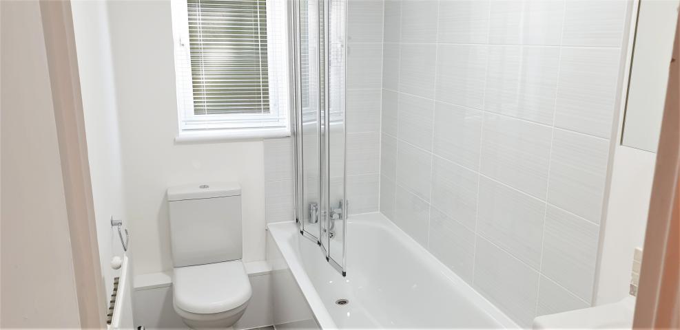 			2 Bedroom, 1 bath, 1 reception Flat			 Cornmow Drive, DOLLIS HILL 