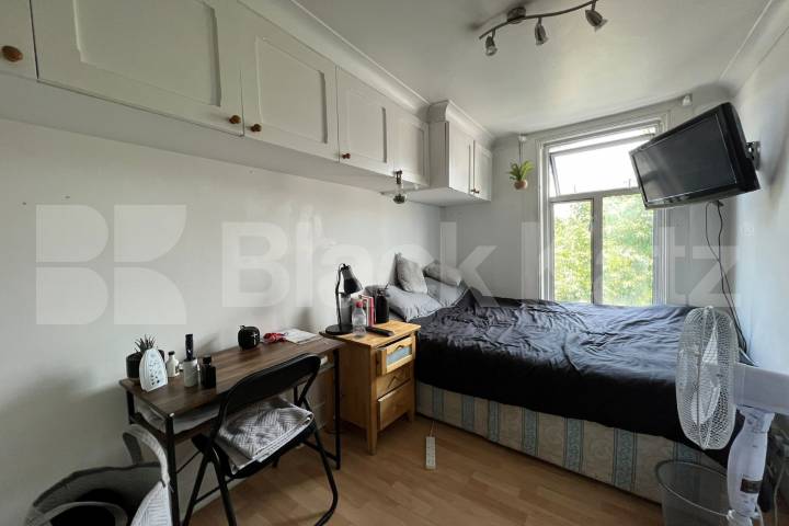 Arranged over two floors with charming roof terrace  East Street, Elephant and Castle