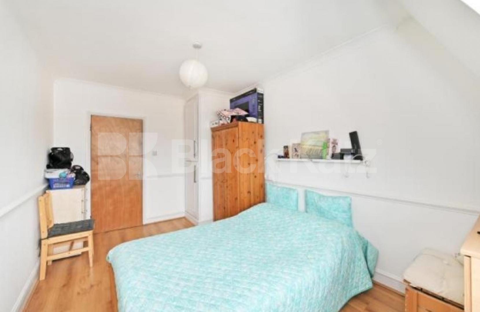 			New Instruction!, 1 Bedroom, 1 bath, 1 reception Flat			 Topsfield Parade, Crouch End N8