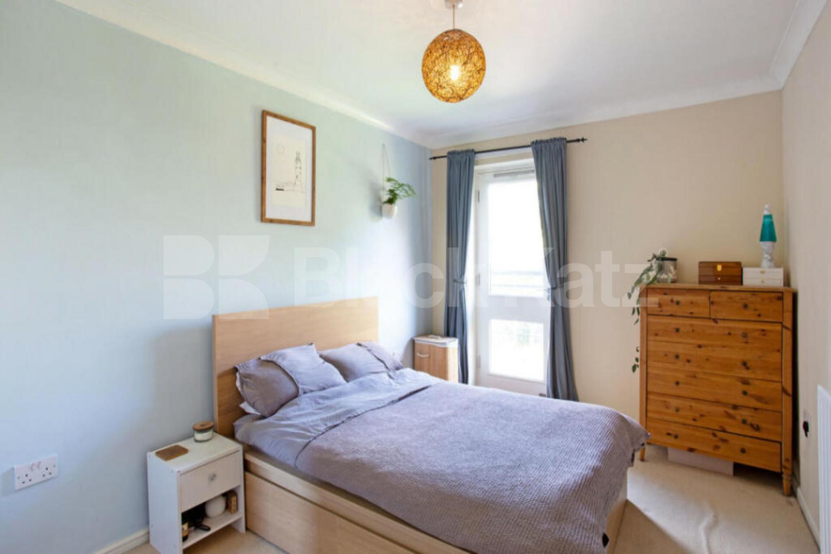Spacious two-bedroom apartment with balcony in the heart of N1 Essex Road, Islington