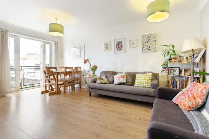 Spacious two-bedroom apartment with balcony in the heart of N1 Essex Road, Islington