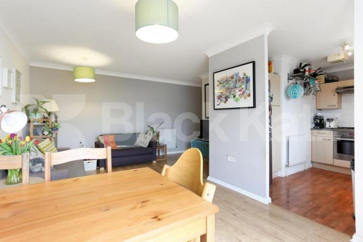Spacious two-bedroom apartment with balcony in the heart of N1 Essex Road, Islington