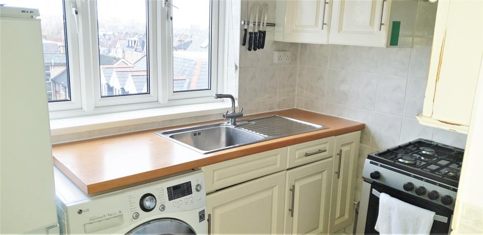			2 Bedroom, 1 bath, 1 reception Flat			 West End Lane, WEST HAMPSTEAD