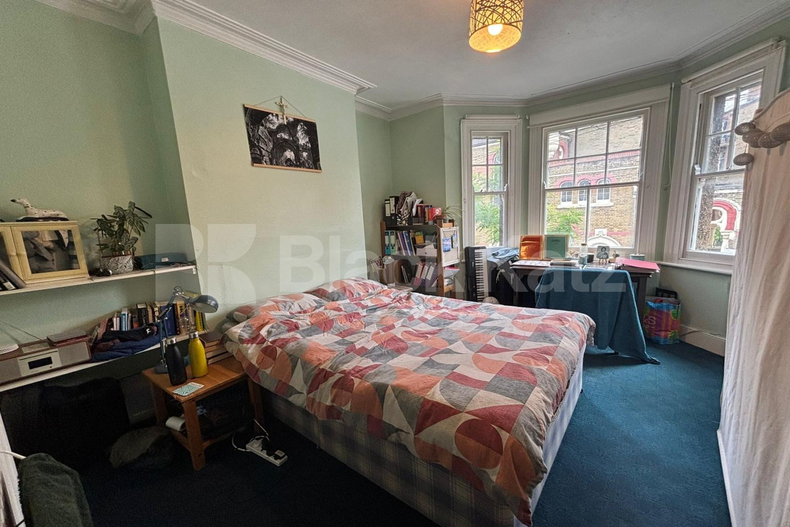 Bright & airy & offering 900 Sq.Ft.of living & entertaining space Councillor Street , Oval