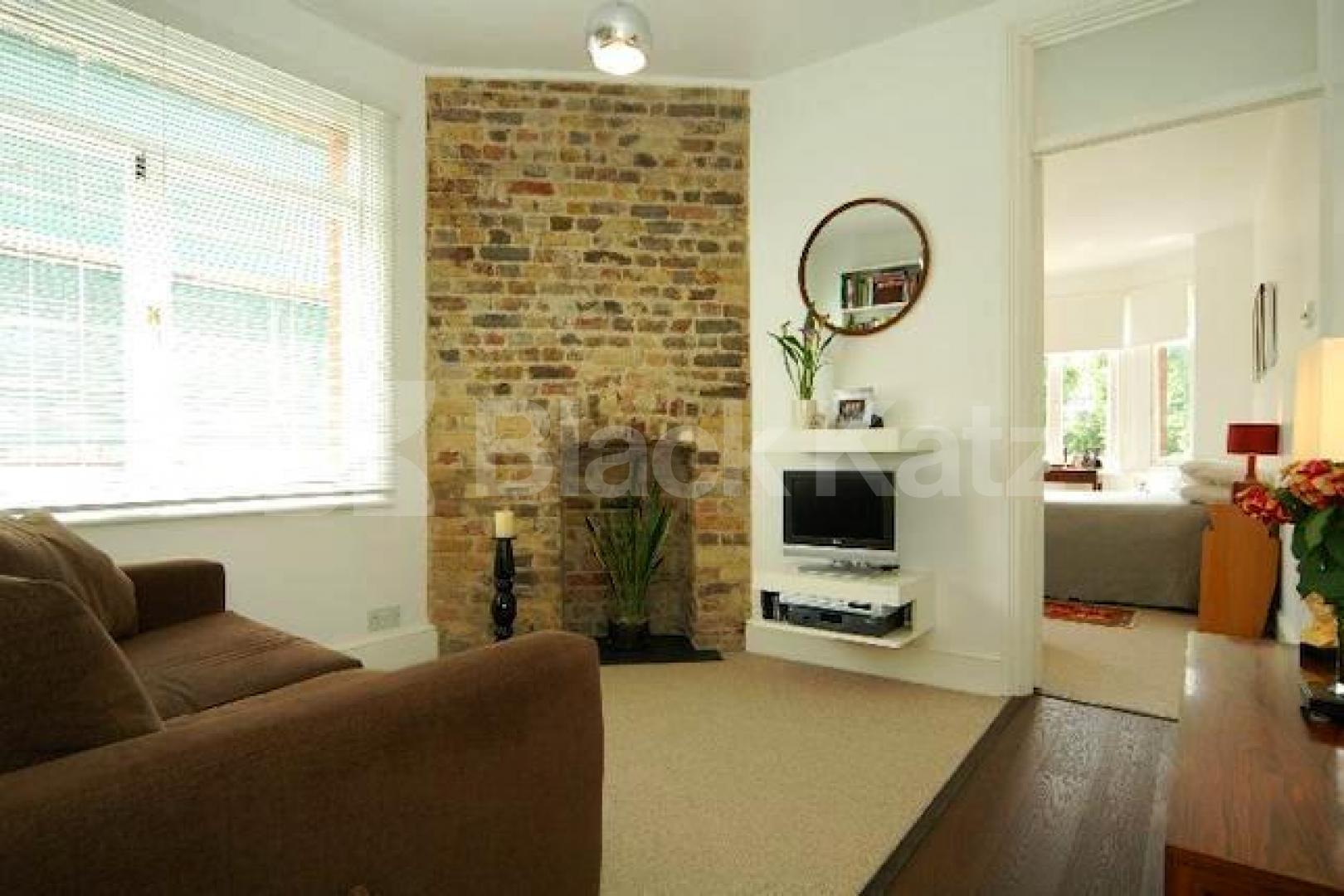 			Location! Location! Location!, 1 Bedroom, 1 bath, 1 reception Apartment			 Red Lion Square, HOLBORN