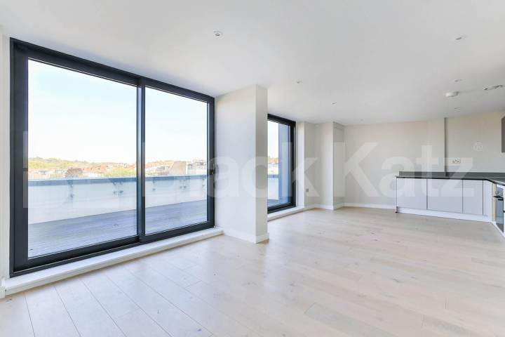 Spacious apartment with a private terrace and views of alexandra Palace  Tottenham Lane, Crouch End 