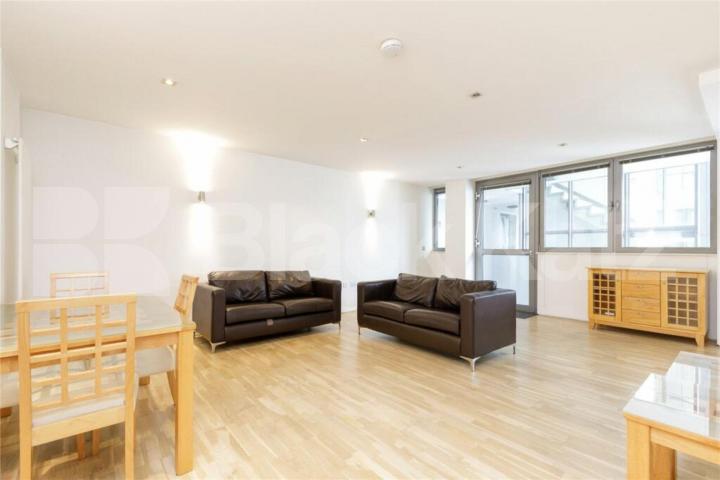 Impressive 2 bedroom 2 bathroom with terrace in central London Plumbers Row, Whitechapel