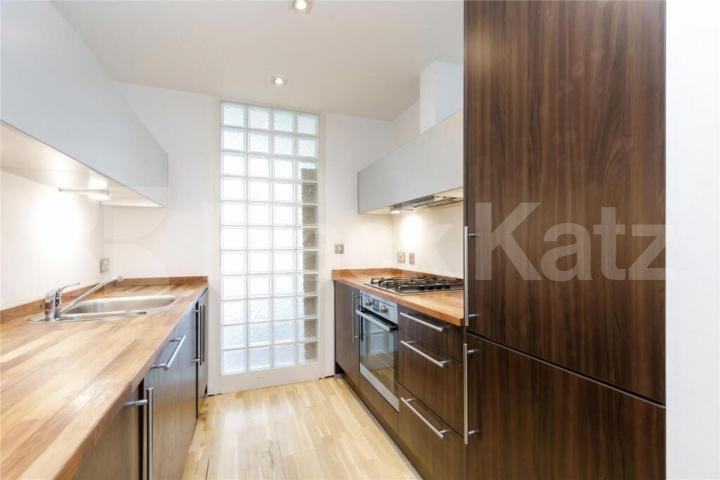 Impressive 2 bedroom 2 bathroom with terrace in central London Plumbers Row, Whitechapel