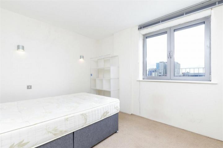 Impressive 2 bedroom 2 bathroom with terrace in central London Plumbers Row, Whitechapel