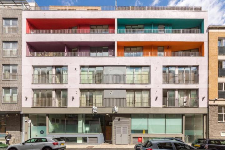 Impressive 2 bedroom 2 bathroom with terrace in central London Plumbers Row, Whitechapel