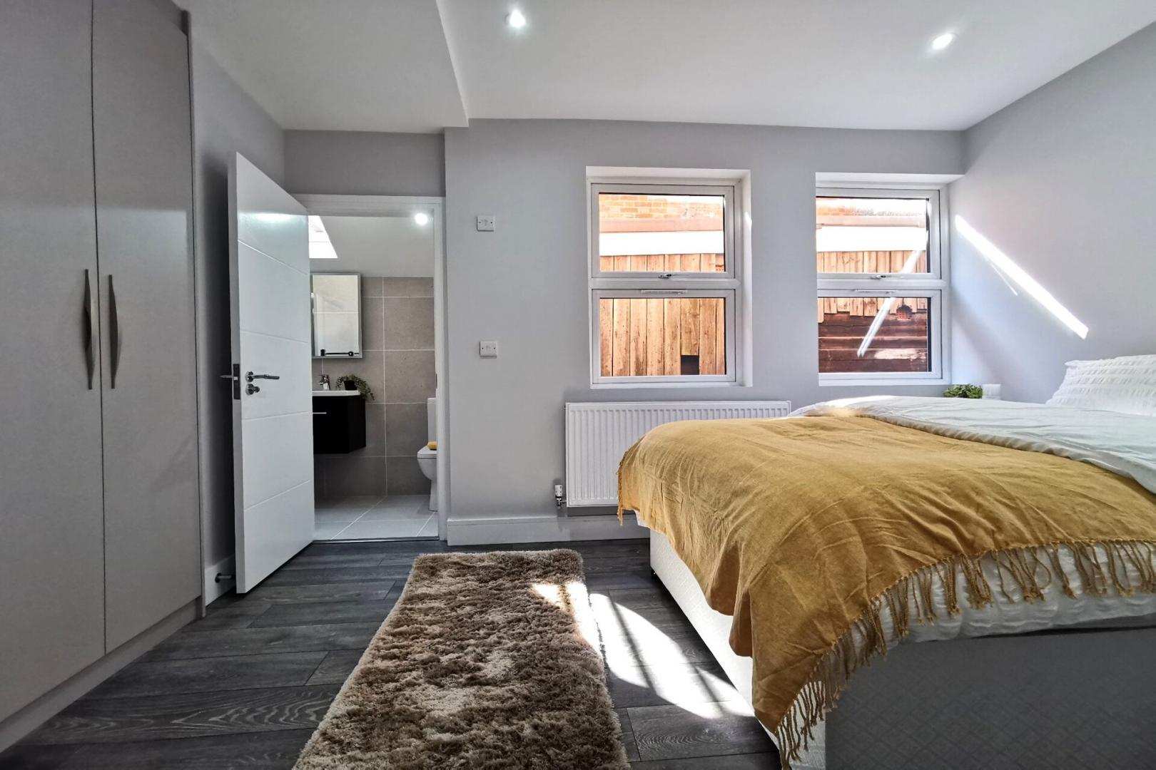 Stunning Fully Renovated Garden Apartment High Road, Willesden Green