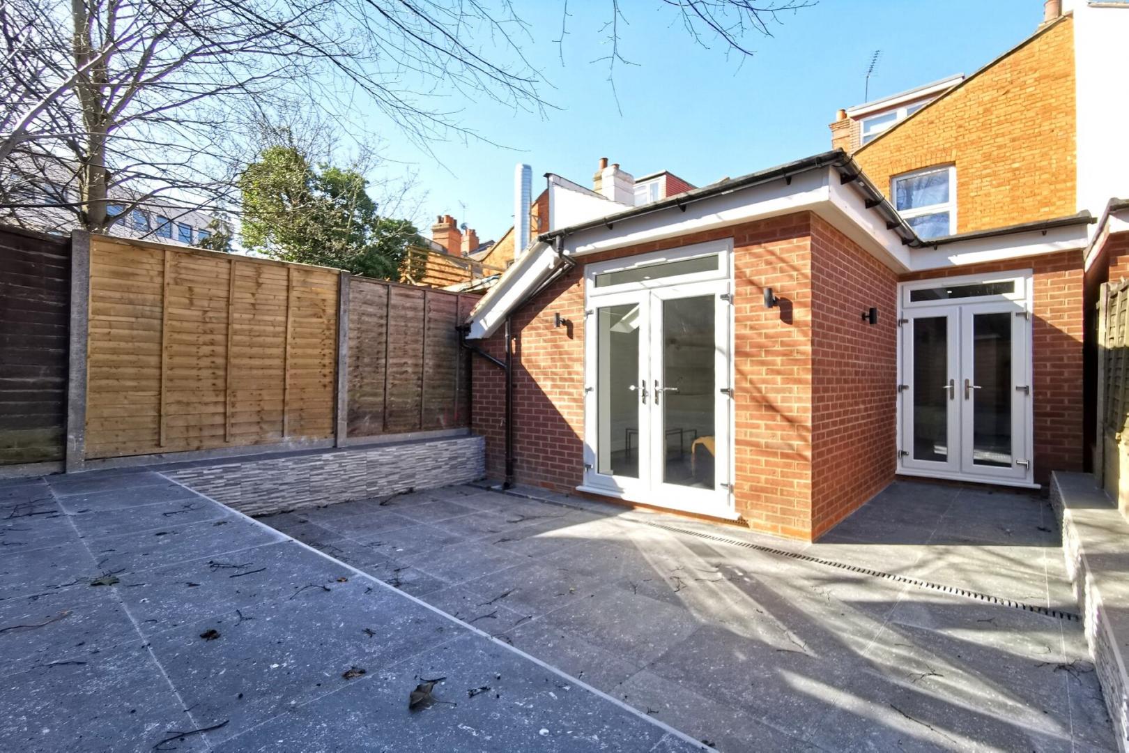 Stunning Fully Renovated Garden Apartment High Road, Willesden Green