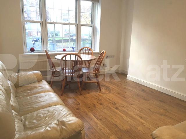 			FANTASTIC MODERN 3 BED MINS TO TUBE!  , 3 Bedroom, 1 bath, 1 reception Flat			 Ferdinand Street, Camden