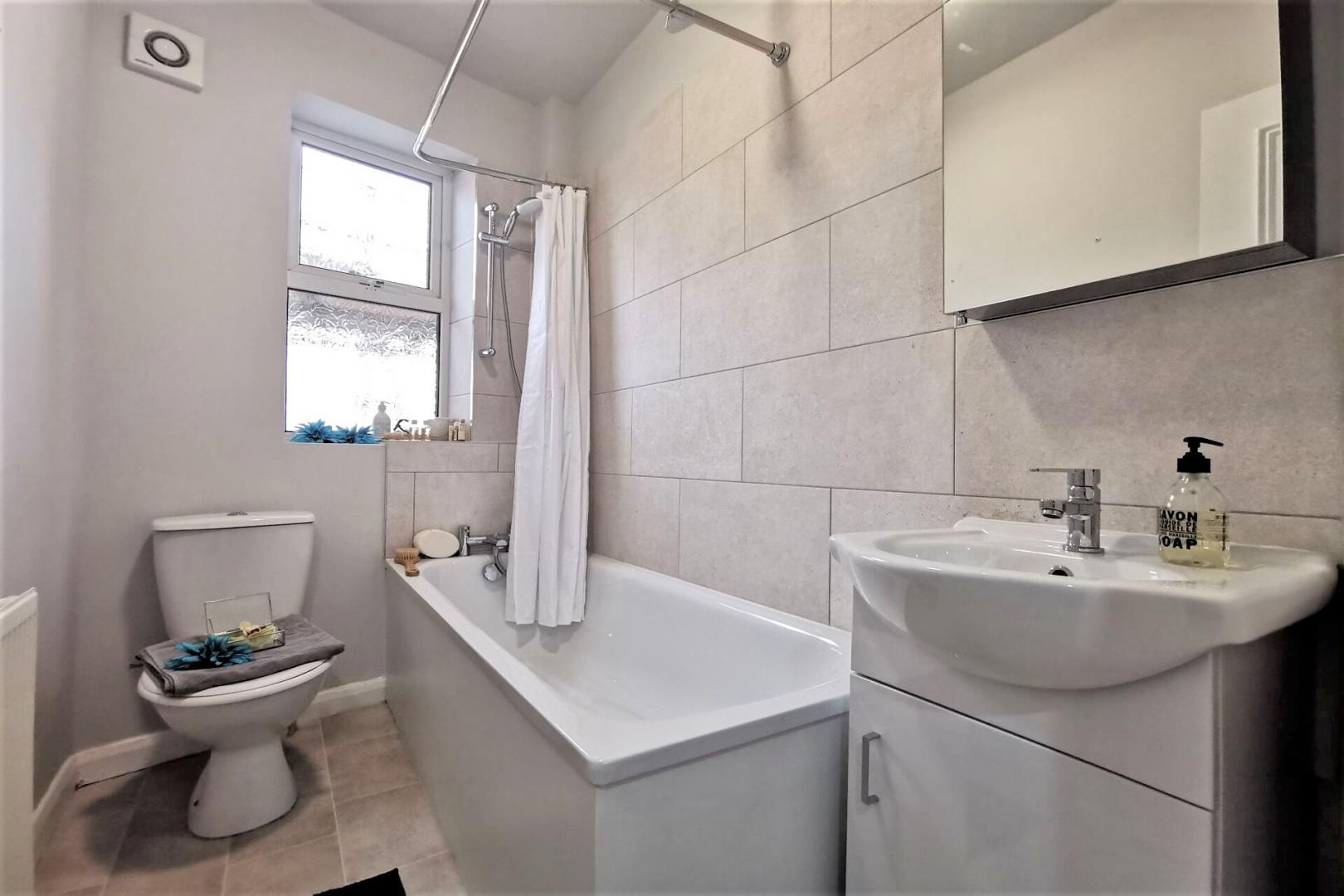 Modern and Central Apartment High Road, Willesden Green