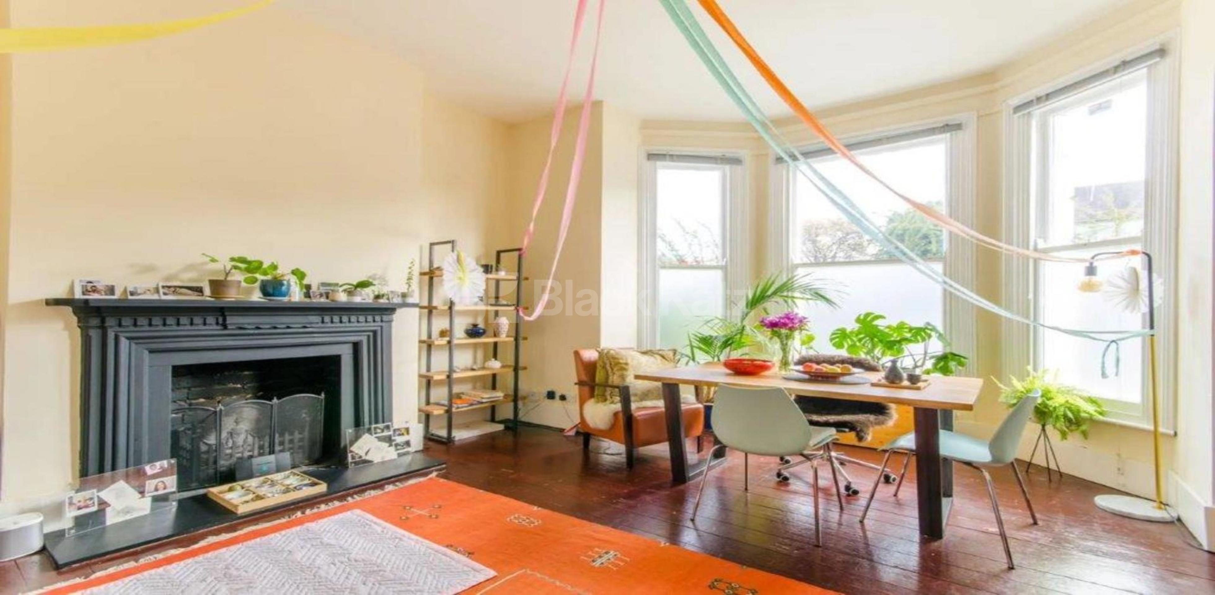 			2 Bedroom, 1 bath, 1 reception Ground Floor Flat			 Green Lanes, Palmers Green N13