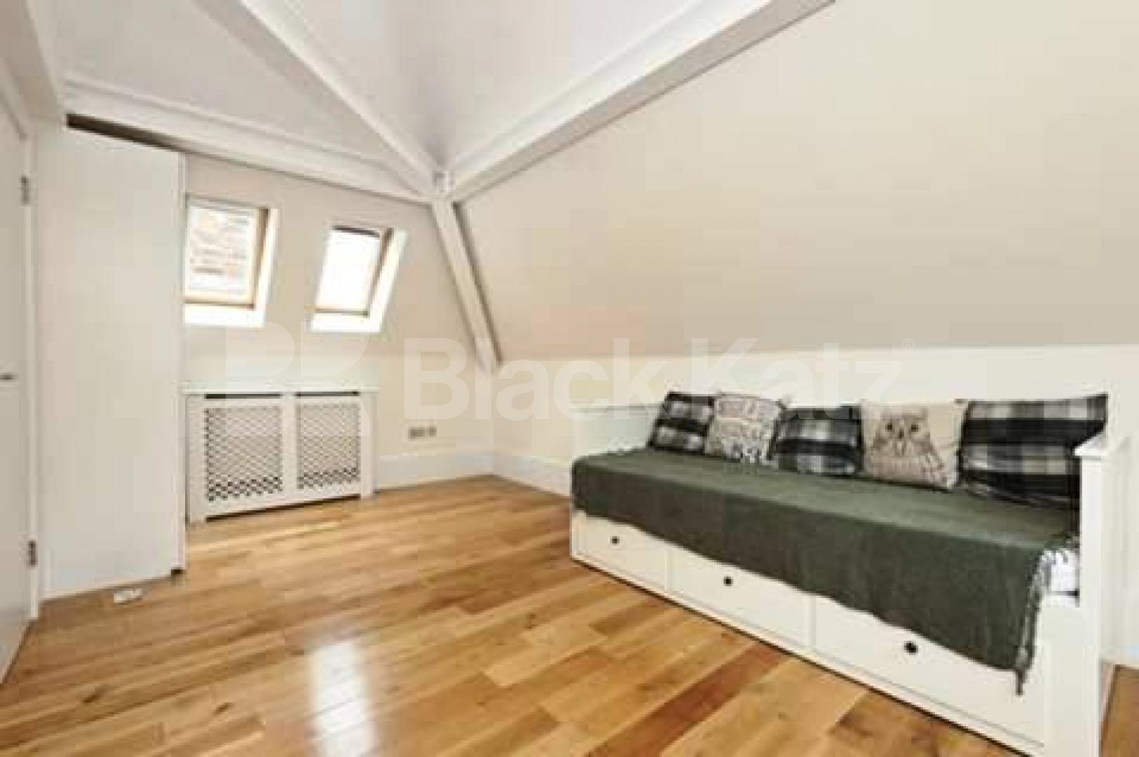 			NEW INSTRUCTION!, Studio Apartment, 1 bath, 1 reception Flat			 Fitzjohns Ave, HAMPSTEAD / SWISS COTTAGE