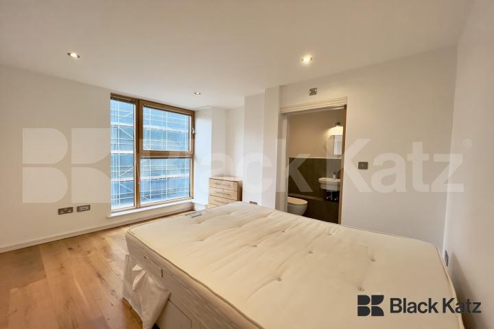 Superbly located & offering size (820 Sq.Ft.) quality & location  Great Suffolk Street, London Bridge / Borough