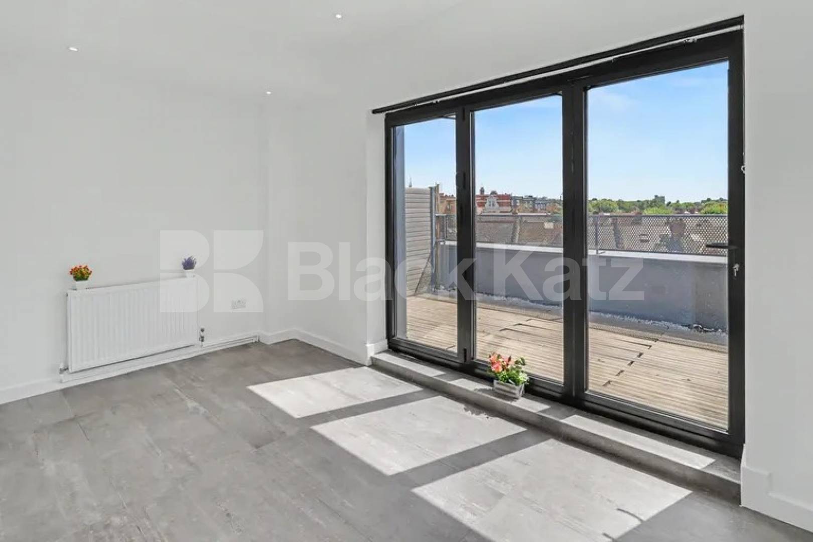 A spacious and well-presented split-level apartment situated on the sought-after Oaklands Road, NW2 Oaklands Road, Lancia House, NW2,  Lancia House