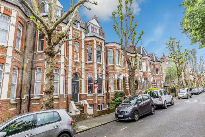 Located in the heart of Highbury you can find an array of amenities close by Northolme Road, Highbury