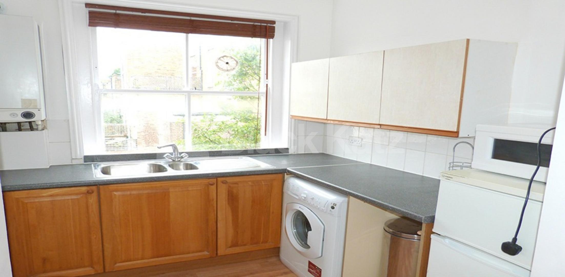 			2 Bedroom, 1 bath, 1 reception Flat			 Stanlake Road, Shephrerds Bush