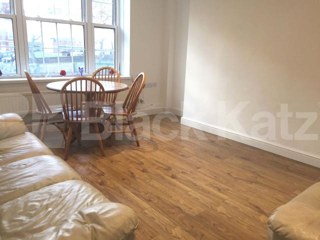 			FANTASTIC MODERN 3 BED MINS TO TUBE!  , 3 Bedroom, 1 bath, 1 reception Flat			 Ferdinand Street, Camden