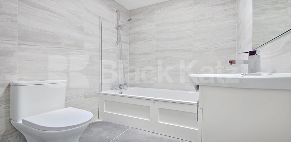 			MODERN TWO BED!, 2 Bedroom, 1 bath, 1 reception Flat			 Finchley Road, FINCHLEY ROAD - SWISS COTTAGE