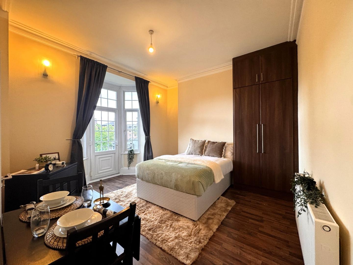 Gas, heating and hot water included Heathfield Park, Willesden Green