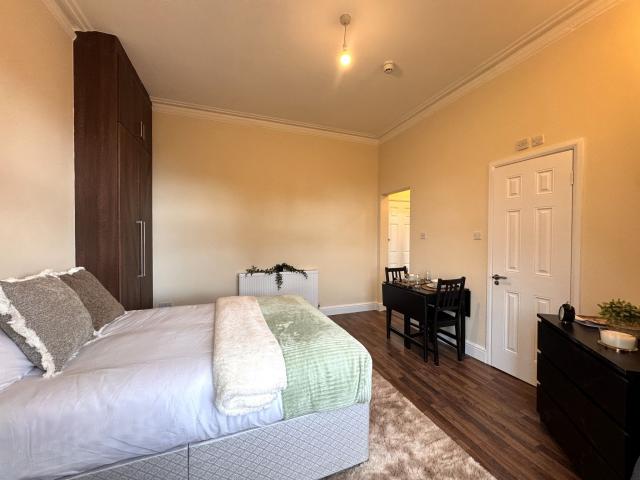 Gas, heating and hot water included Heathfield Park, Willesden Green