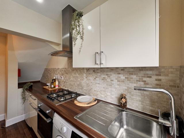 Gas, heating and hot water included Heathfield Park, Willesden Green