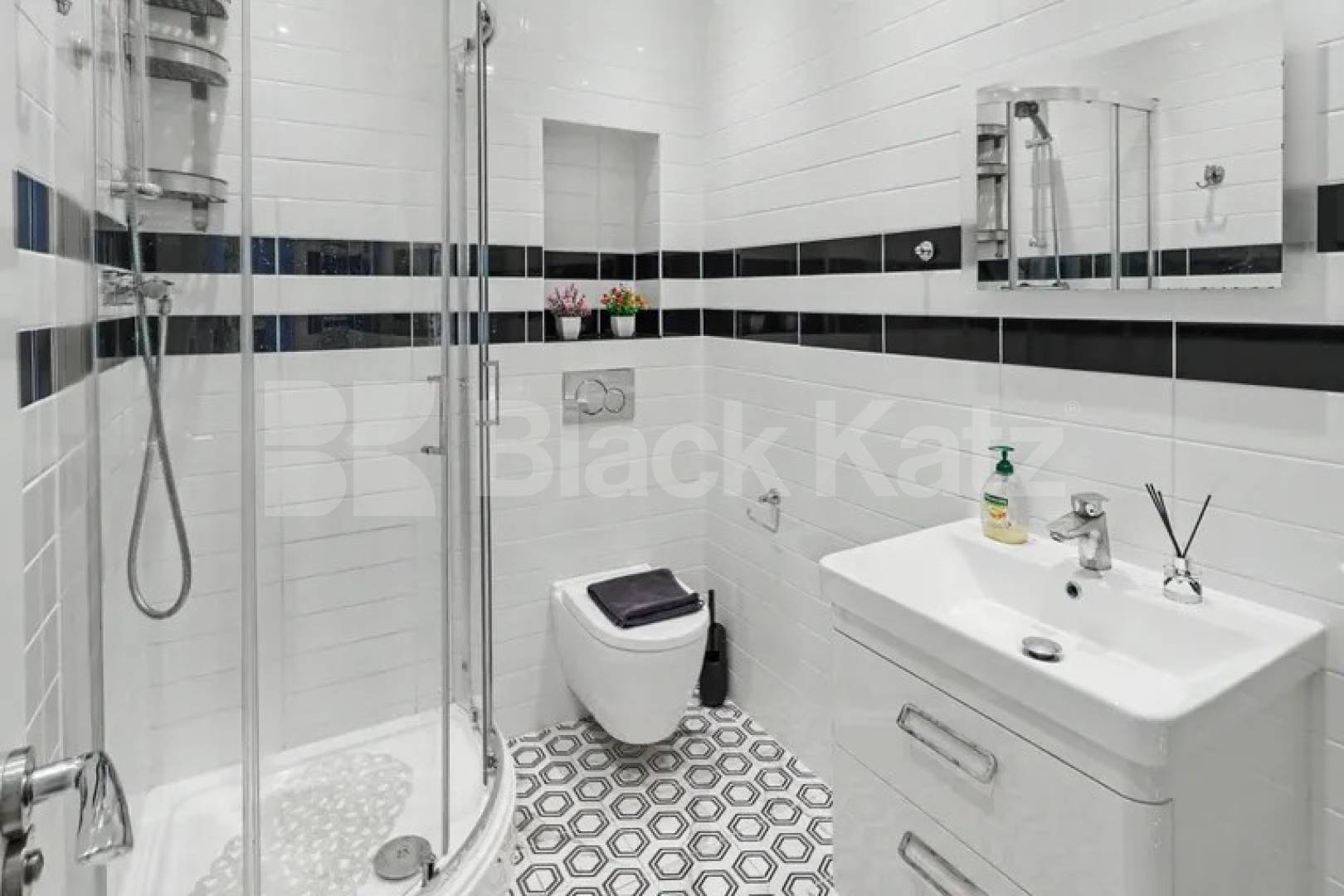 A spacious and well-presented split-level apartment situated on the sought-after Oaklands Road, NW2 Oaklands Road, Lancia House, NW2,  Lancia House