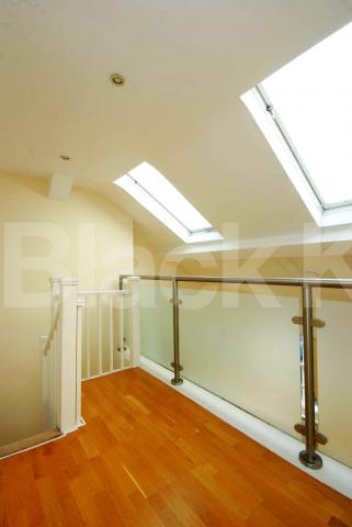 			LARGE 3 BED WITH MEZZANINE LEVEL!, 3 Bedroom, 1 bath, 1 reception Flat			 Frognal, HAMPSTEAD-FROGNAL
