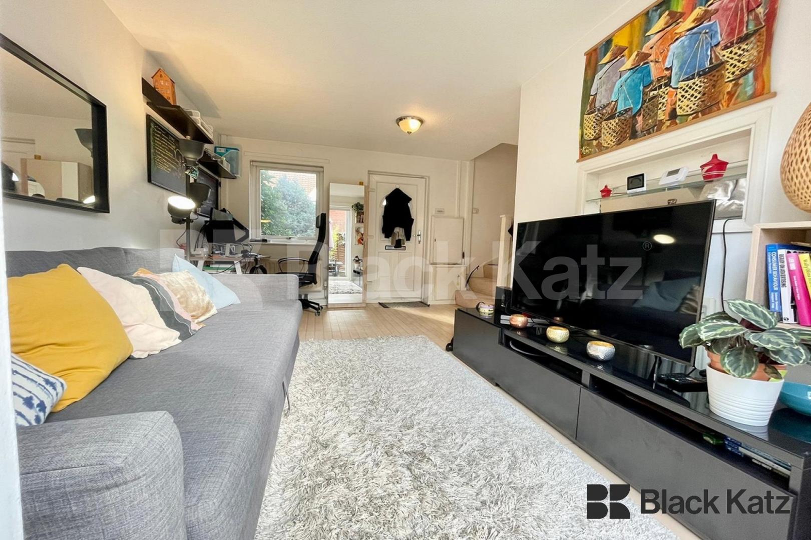 Well presented Mid-Century House with beautiful south facing garden Abbey Gardens, Bermondsey