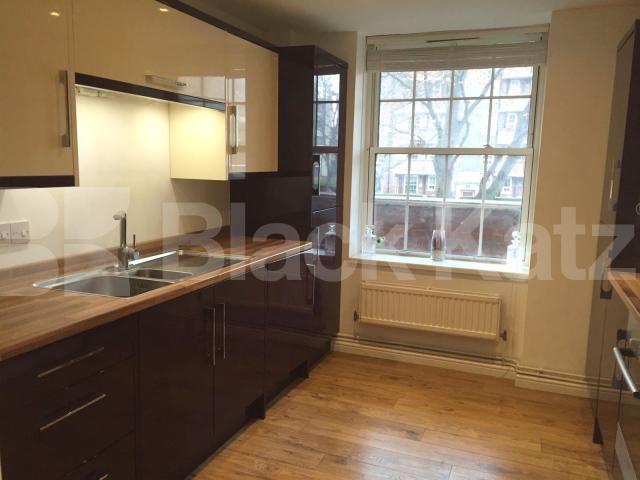 			FANTASTIC MODERN 3 BED MINS TO TUBE!  , 3 Bedroom, 1 bath, 1 reception Flat			 Ferdinand Street, Camden