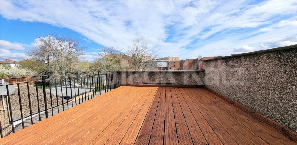 A spacious and well-presented two-bedroom apartment available to rent in the heart of Cricklewood, available from the end of April.This bright and airy property features a generous reception room, perfect for both relaxing and entertaining, along wit Claremont Road, London, NW2,  London