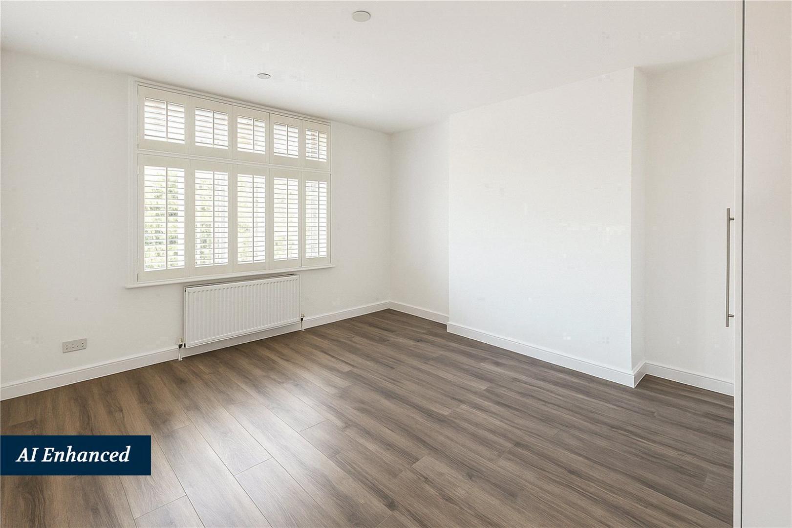 			4 Bedroom, 2 bath, 1 reception Flat			 Hendon Way, Cricklewood