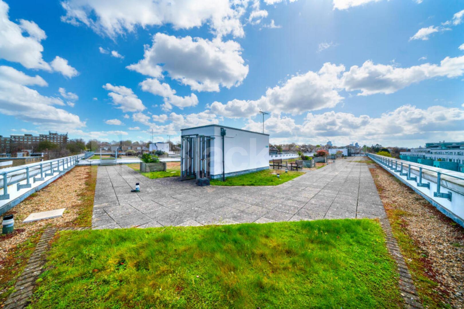 2 bed 2 bath in the heart of Highbury with concierge and rooftop gardens  Drayton Park, Highbury