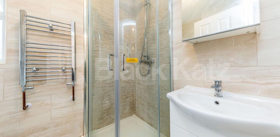 			New Instruction! Private garden!, 1 Bedroom, 1 bath, 1 reception House			 Morley Avenue inc All Bills, Wood Green / Noel Park