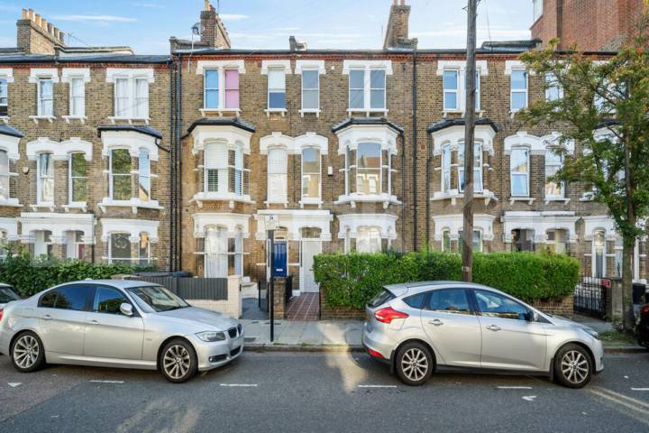Spacious 6-Bedroom House with Garden on Fairbridge Road Fairbridge Road , Archway